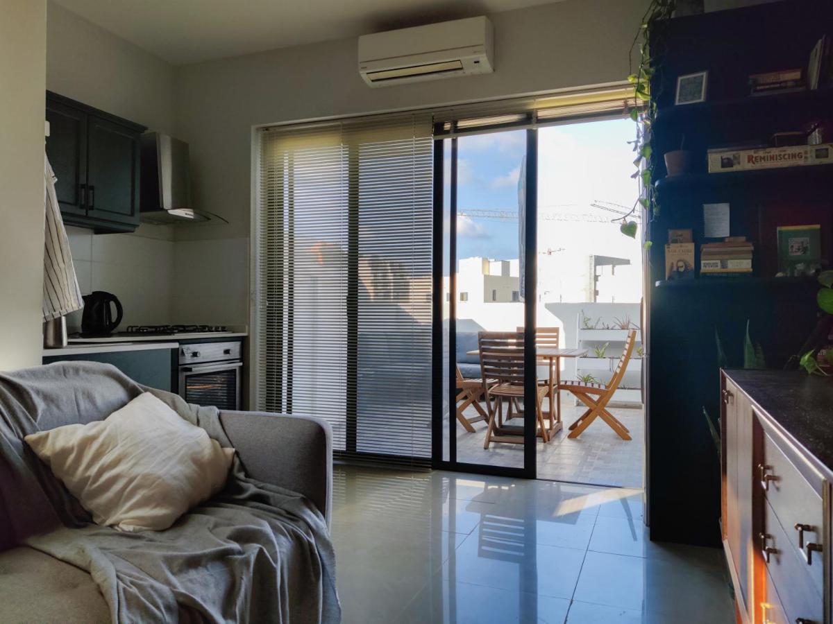 Cosy Designer Seaview Penthouse With Terrace & Bbq Apartment St. Paul's Bay Exterior photo